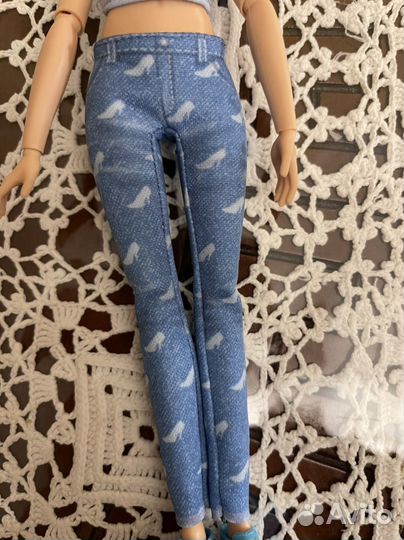 Кукла Золушка в современном костюме Дисней