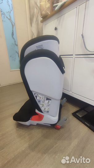 Автомобильное кресло britax romer