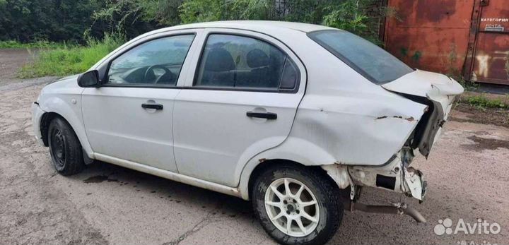 Chevrolet Aveo 1.4 МТ, 2011, битый, 119 900 км