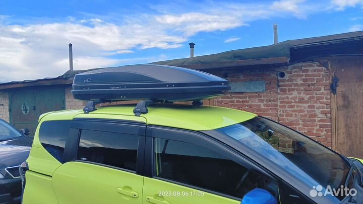 Поперечины на крышу Toyota Sienta