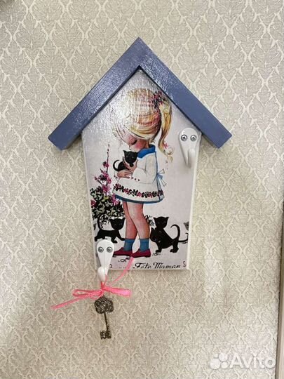 Настенная ключница вешалка, подарок