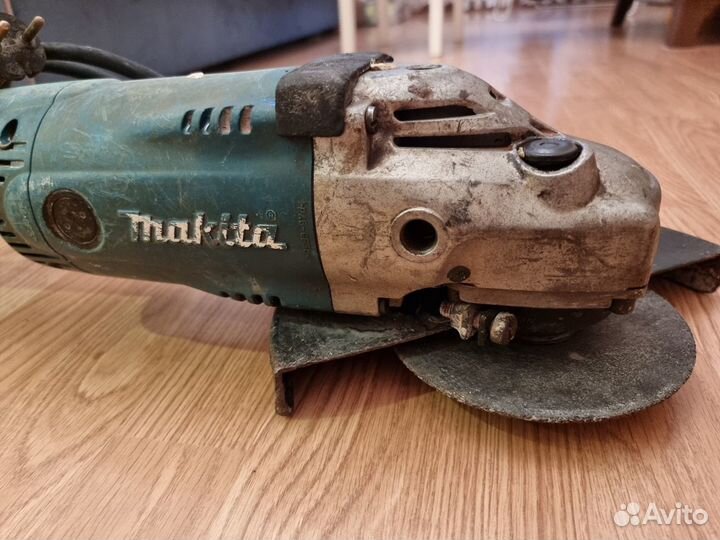 Ушм Болгарка Makita GA9020S