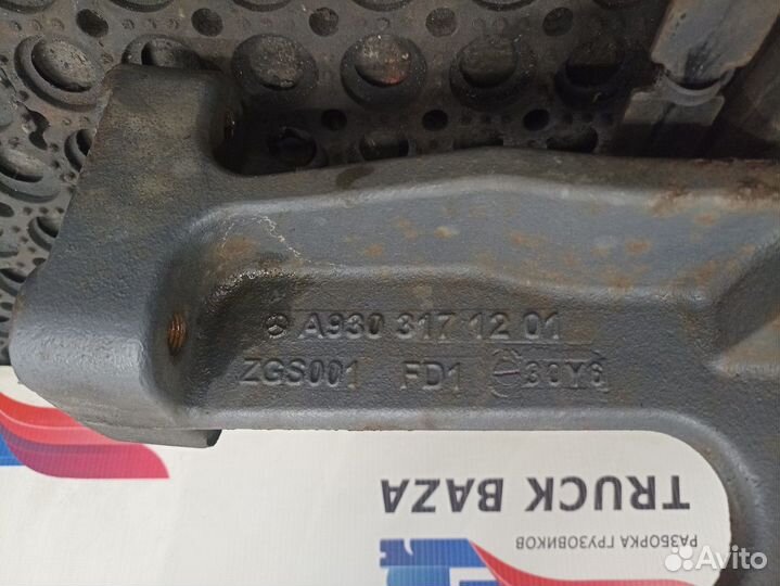 Кронштейн кабины передний левый