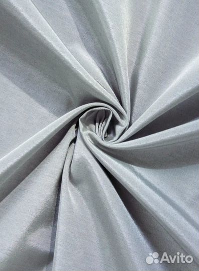 Готовые шторы новые 2 шт, с подхватами