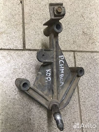 Кронштейн кпп Рено Клио / Симбол Симбол II