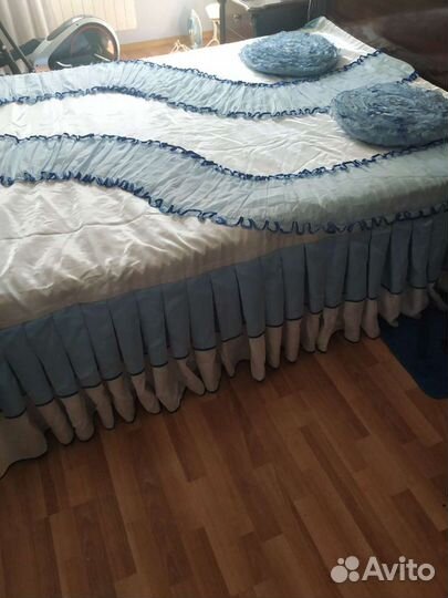 Покрывало и подушки