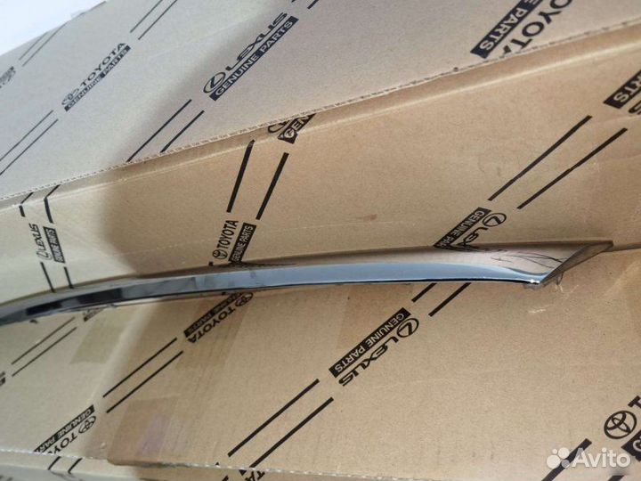 Молдинг багажника Lexus Rx 4