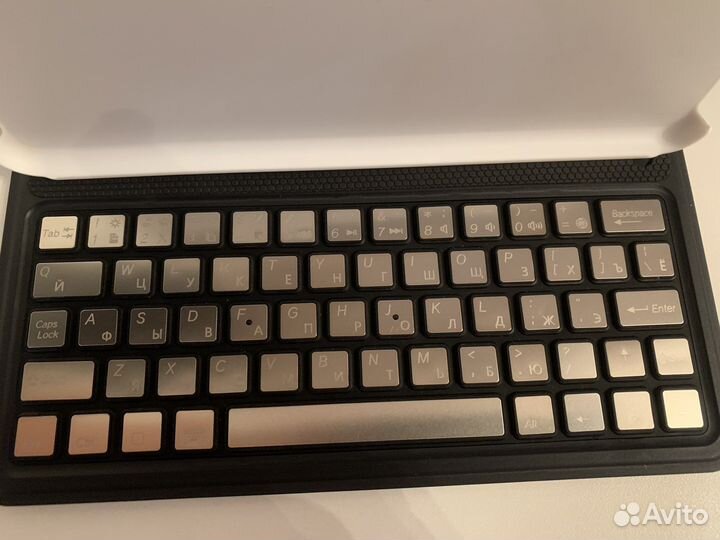 Чехол-клавитатура на iPad mini