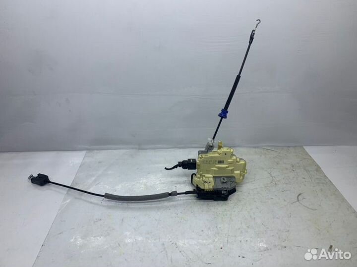 Замок двери задний левый Volkswagen Tiguan 2.0