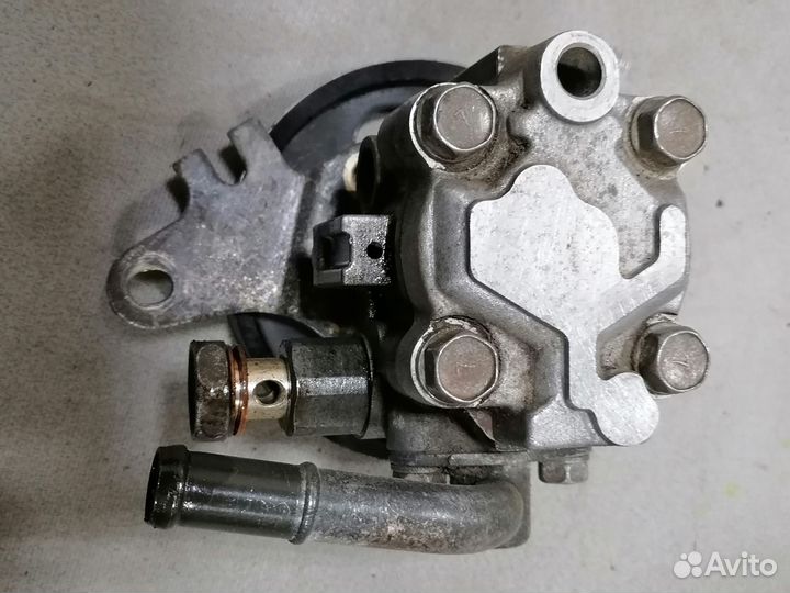 Насос гур со шкивом Nissan Almera Classic B10 2010