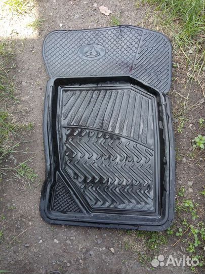 Автомобильный коврик правый