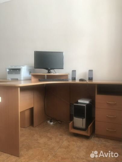 Продам компьютерный стол