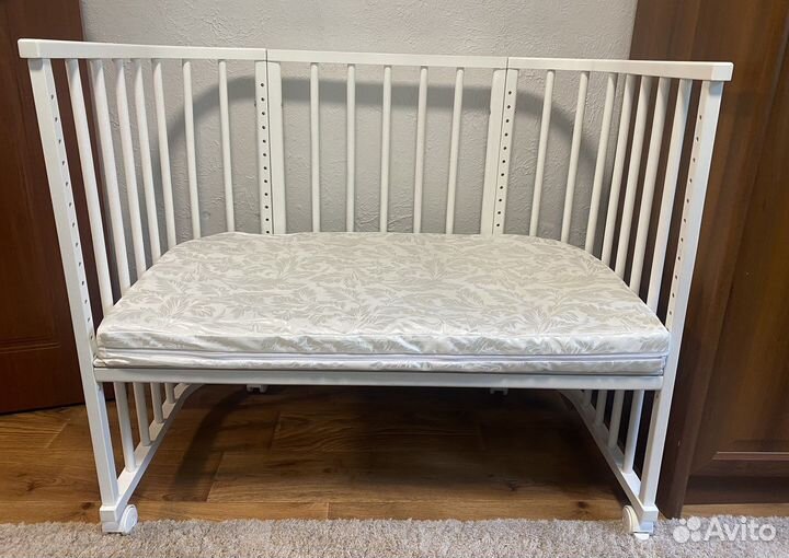 Прикроватная кроватка