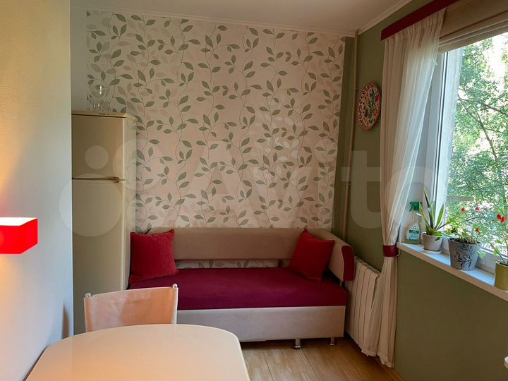 2-к. квартира, 50 м², 3/9 эт.