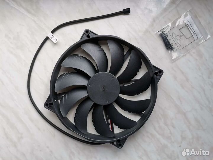 Вентилятор thermaltake 200х30мм