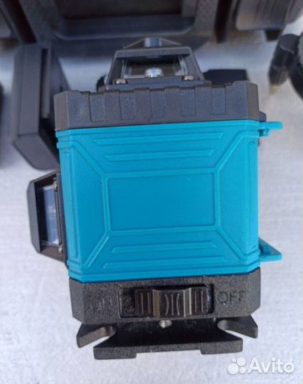 Аккумуляторный лазерный уровень Makita 4D (Арт.424