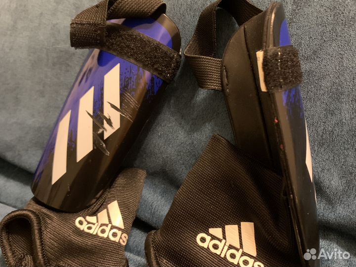 Футбольные щитки