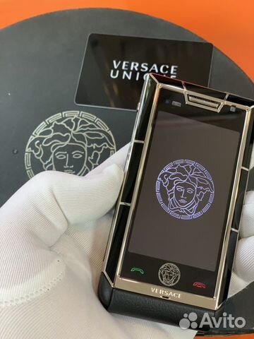 Дорогие телефоны. Телефон версачи. Чехол versace. Телефон версачи. Телефон версаче.