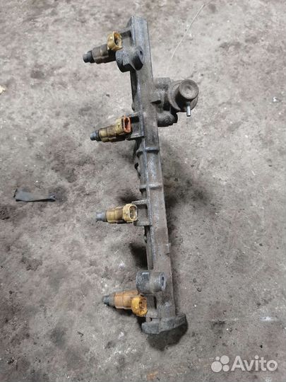 Топливная рампа Mitsubishi galant 8 2.4 4g64