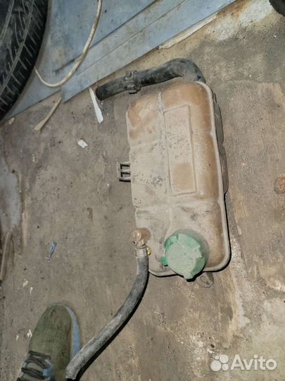 Расширительный бачок на Альфа Ромео 145