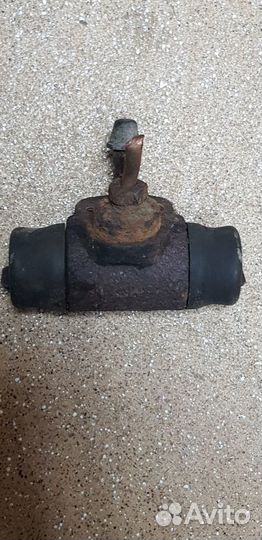 Тормозной цилиндр задний Ауди 80 В3