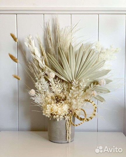 Интерьерная композиция из сухоцветов