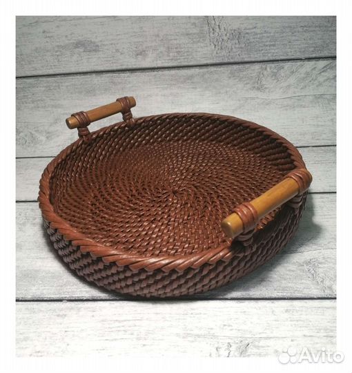 Поднос плетеный