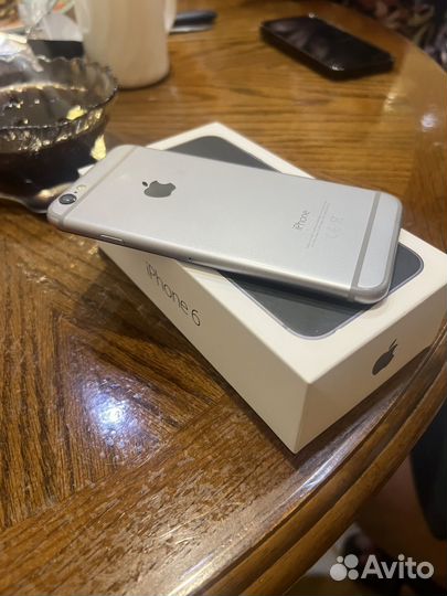 Телефон iPhone 6