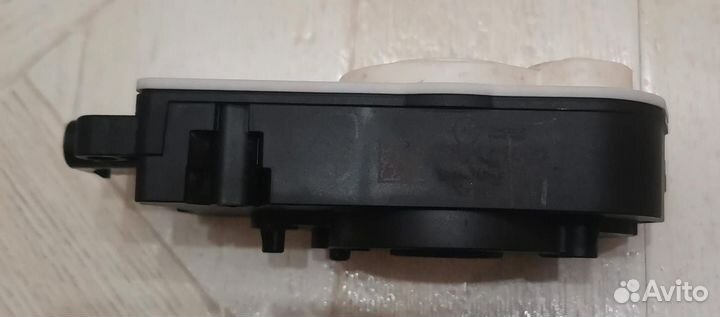 Bmw G20 G22 G30 G05 G06 G07 моторчик жалюзей нов