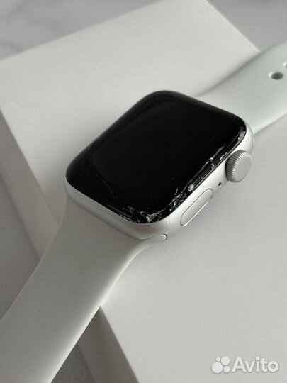 Часы apple watch se 40 mm бу