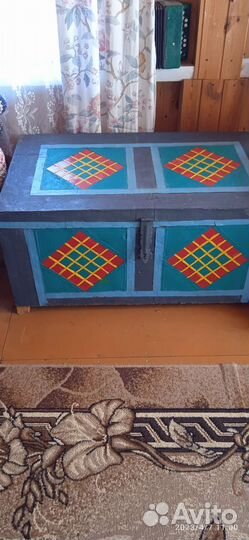 Сундук деревянный старинный обит железом