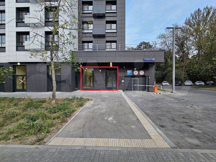 Продается коммерческая, 131.6 кв.м., 1/ эт