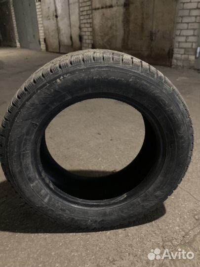 Hankook Winter I'Pike 215/60 R16