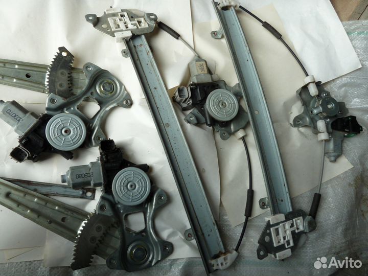 Стелоподьемник nissan juke note leaf