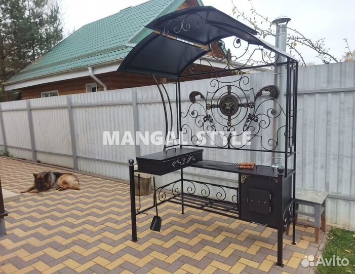 Мангал с крышей