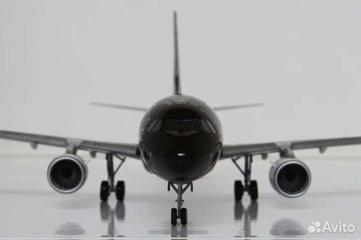 Модель самолета Airbus 320