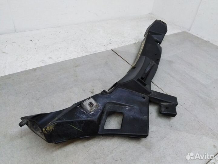 Кронштейн переднего бампера