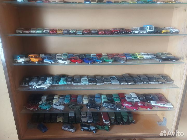 Коллекционные машинки 1 43