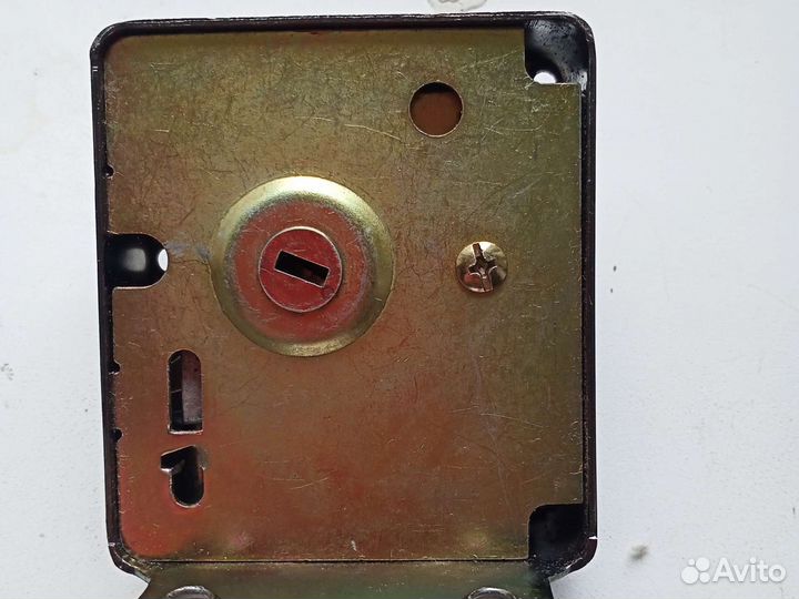 Замок дверной накладной Аллюр