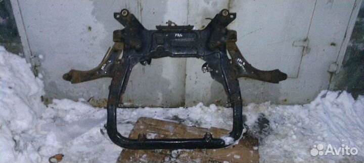 Передний подрамник Freelander 2.2D Фрилендер 06-14