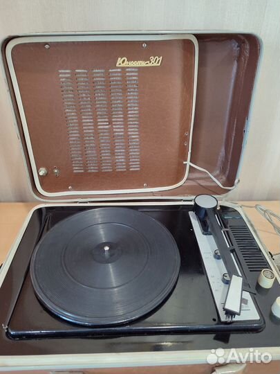 Электрофон (проигрыватель) Юность -301