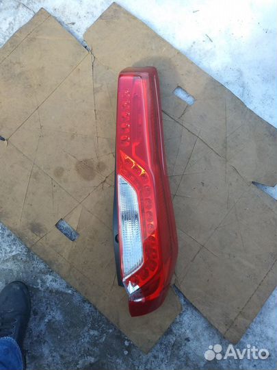 Фонарь задний правый Nissan X-Trail T31