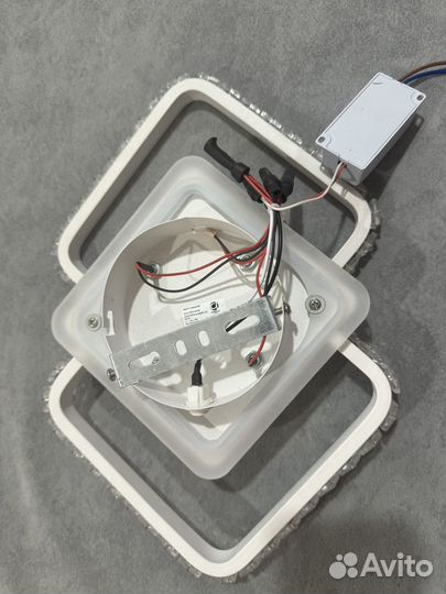 Светильник потолочный / настенный