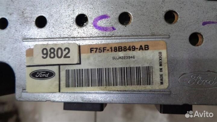 Усилитель акустической системы Lincoln Navigator