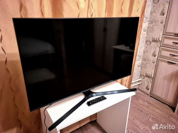 Телевизор Samsung 43AU7500U