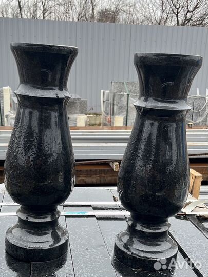 Вазы из габбро