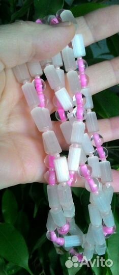 Сатиновые бусы и броши советского периода