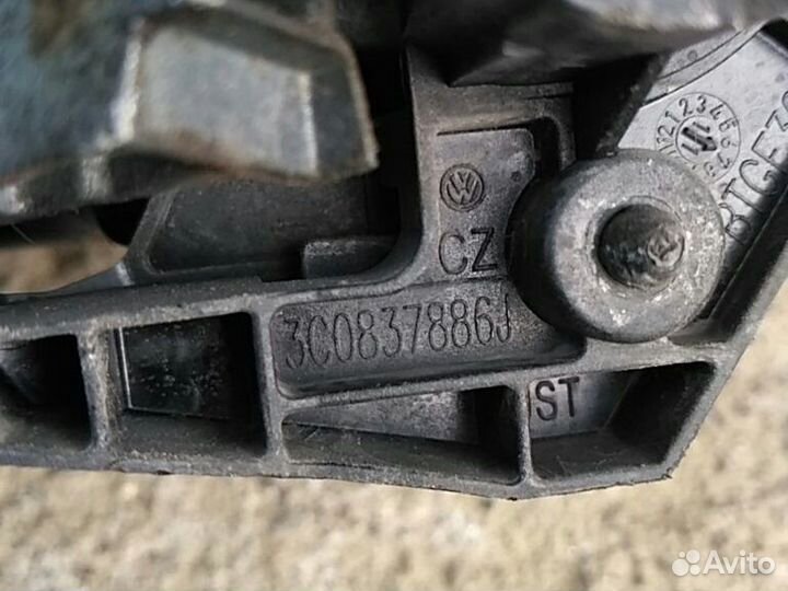 Ручка двери задняя правая Volkswagen Passat B7