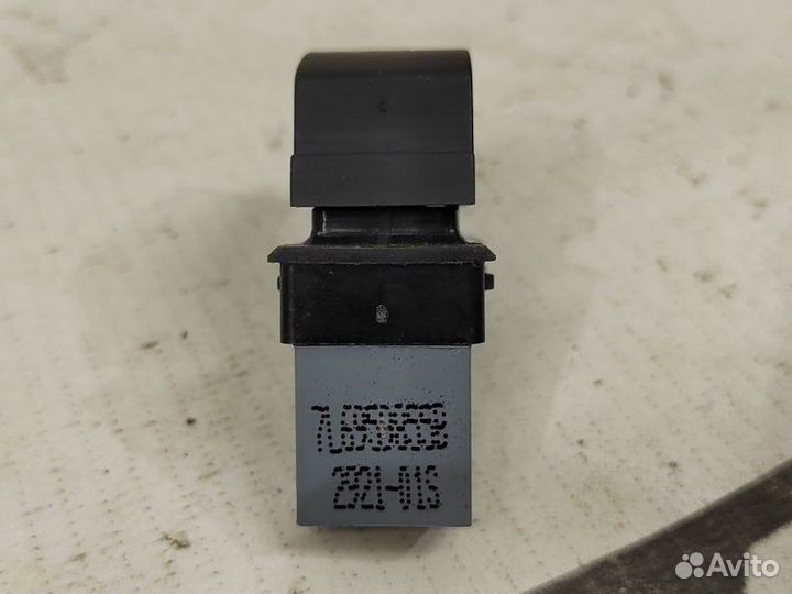 Кнопка стеклоподъемника задняя правая Volkswagen