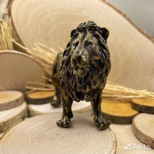 Бронзовая статуэтка Лев